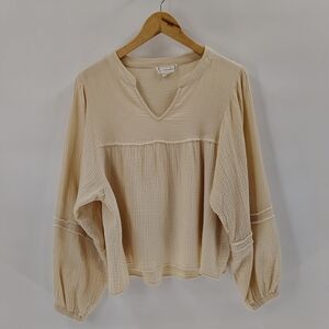 Love Riche Gauze Top Size Large Cream V Neck Long sleeve